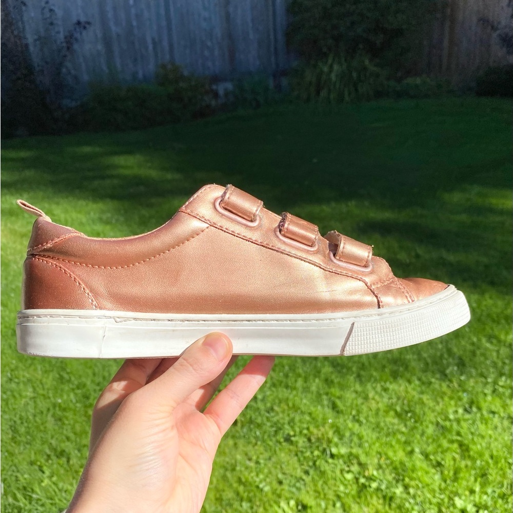 Gap Unisex Rose Gold shiny sneakers, velcro strap, Size Youth /Men US5, Wmn US 7